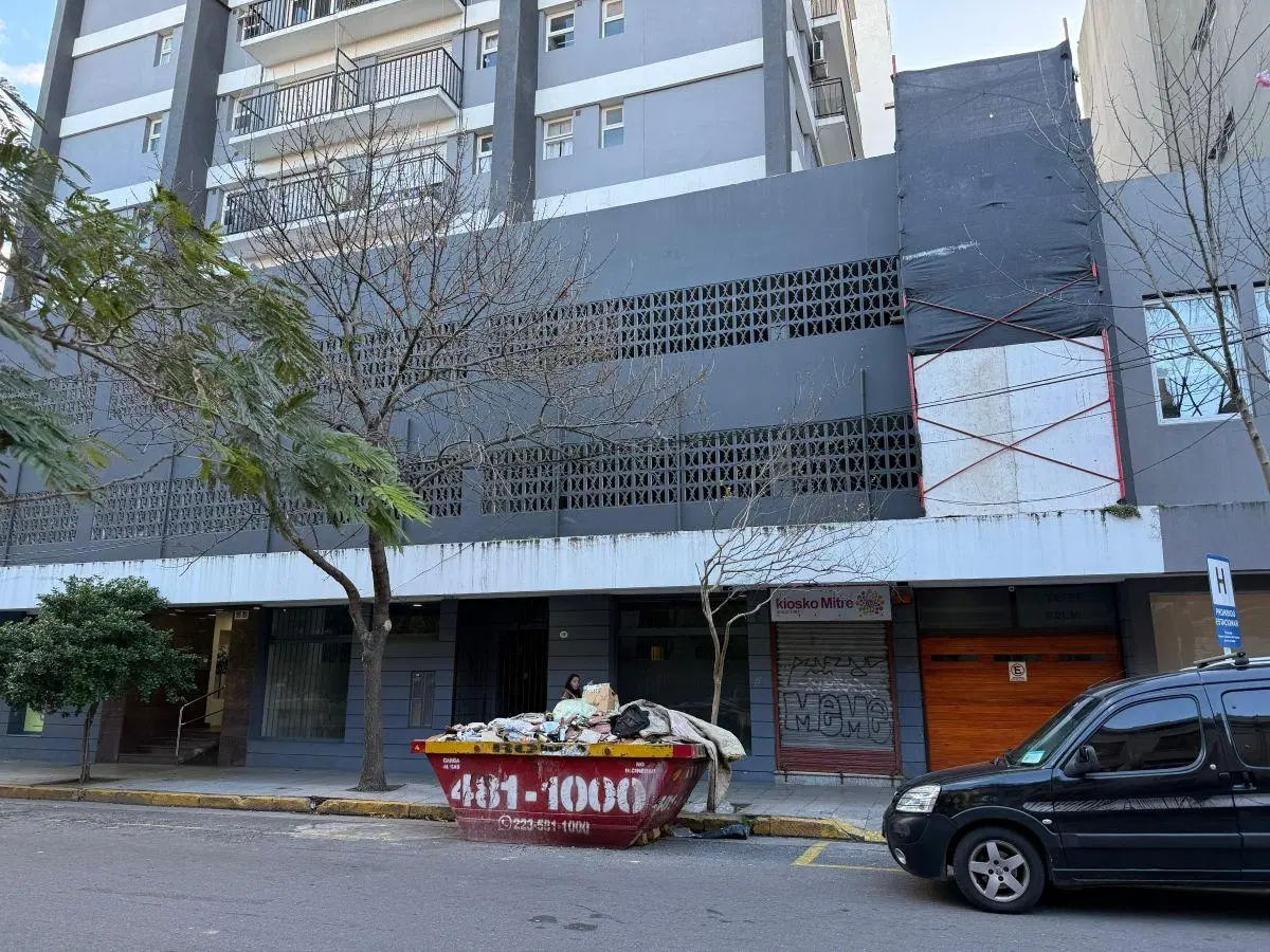 Venta Cochera en Mitre y 25 de Mayo | La Perla 3