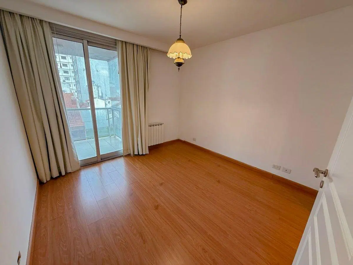 Venta Departamento en Barrio Playa Grande. 8