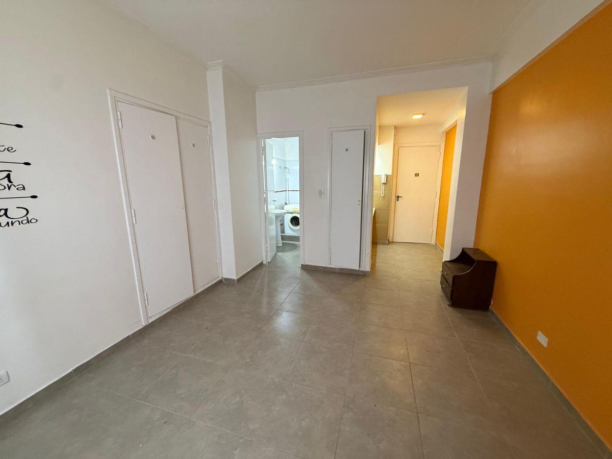 Foto de Alquiler Departamento Monoambiente en San Luis y 25 de Mayo, imagen 1