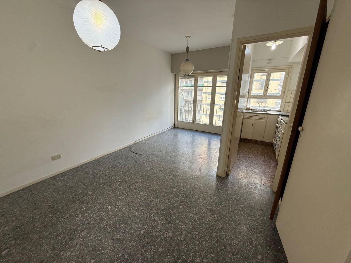 Foto de Alquiler Departamento Monoambiente con balcón | Av Colon y Alsina, imagen 1