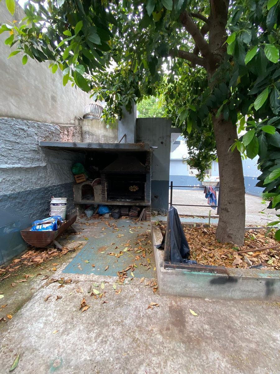 Casa 4 Amb con Galpon en Venta 5