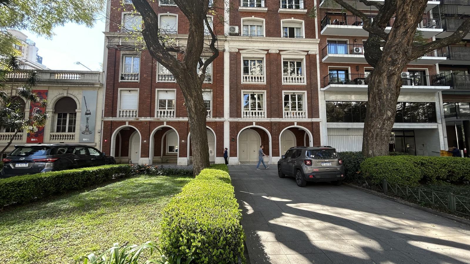 Foto de Venta | Alquiler · Piso francés de 310 m² sobre Av. del Libertador |, imagen 4