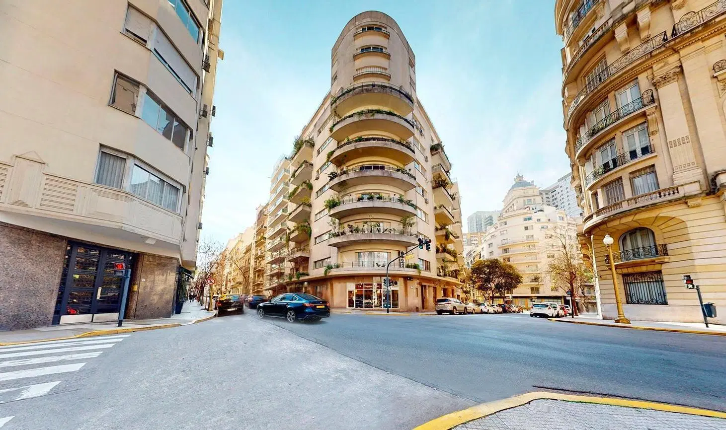 VENTA - Exclusivo Departamento Luminoso con Balcón - Retiro, Esquina Arroyo y Juncal - Patrimonio 3