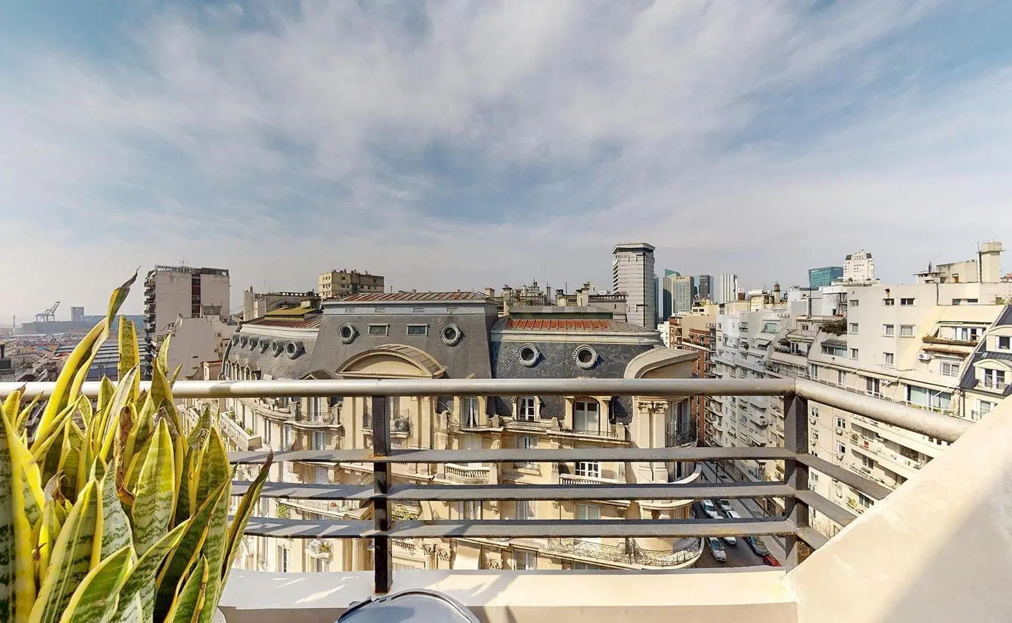 VENTA - Exclusivo Departamento Luminoso con Balcón - Retiro, Esquina Arroyo y Juncal - Patrimonio 5