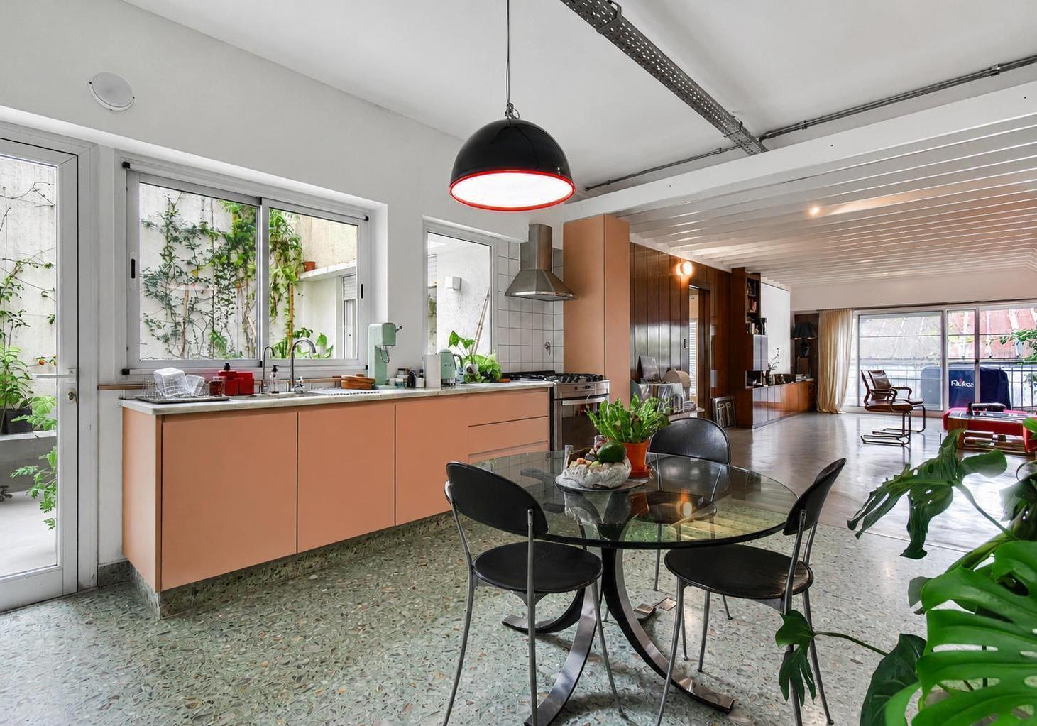 Foto de VENTA | PH Amplio y Luminoso Sin Expensas - Reciclado a Nuevo - Balcón, imagen 1