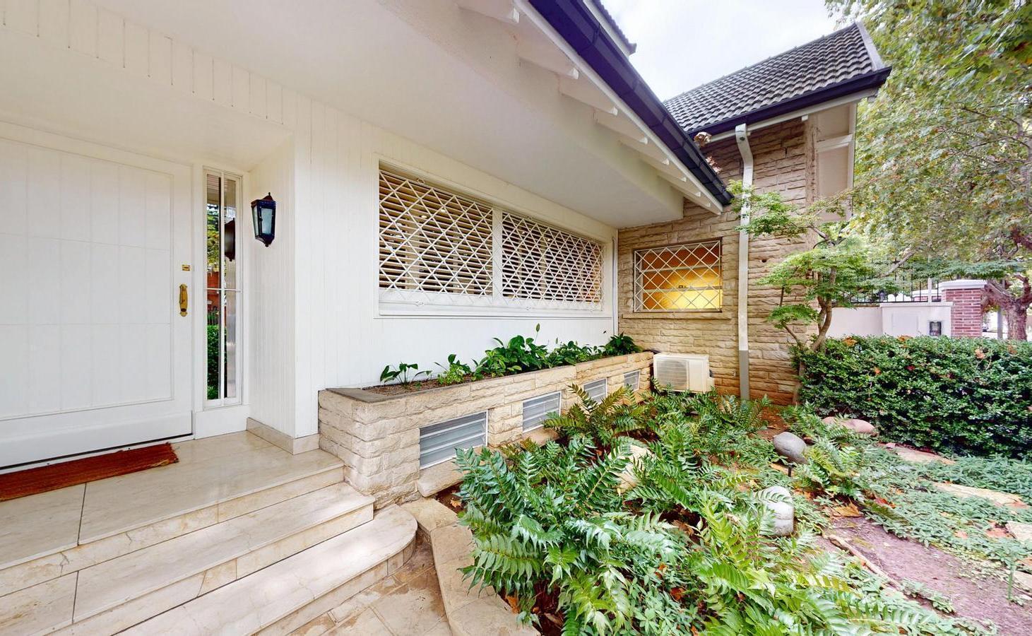 Foto de Venta - Casa amplia y luminosa - Pileta y jardín - Acassuso, San Isidro, imagen 4