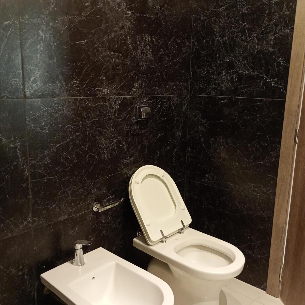 Departamento Premium de 2 Dorm. + Dependencia + 2 Cocheras 5