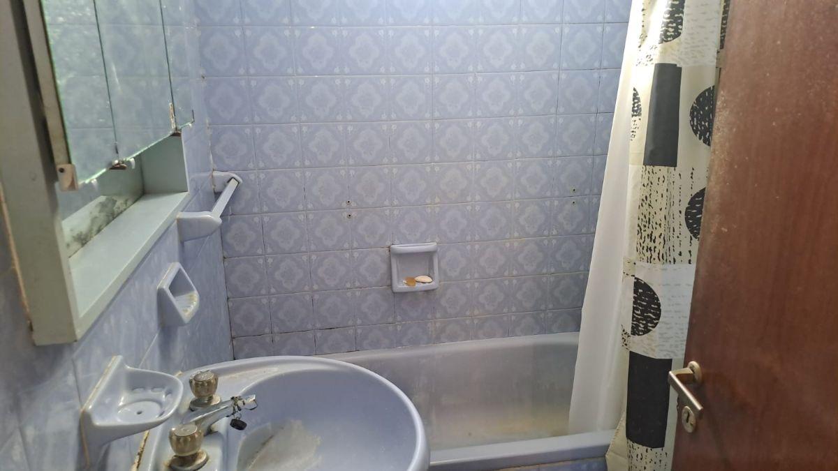 Foto de FLORES EXCELENTE Semipiso al Frente u$S 180.000 2 Dorm+Escrit 3 baños, imagen 5