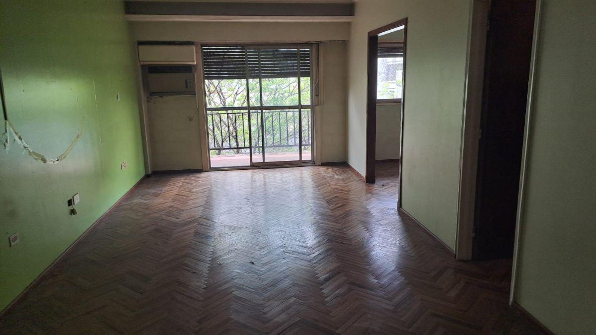 FLORES RESIDENCIAL Semipiso Frente, 2 dorm. , escrit., 3 baños COCHERA FIJA, Hab. Serv.-Camacua 300
