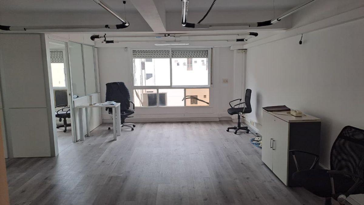 Foto de FRENTE "TORRES BELLINI" Ofic Semipiso Alto 129 m² 7 ambiente u$S, imagen 2