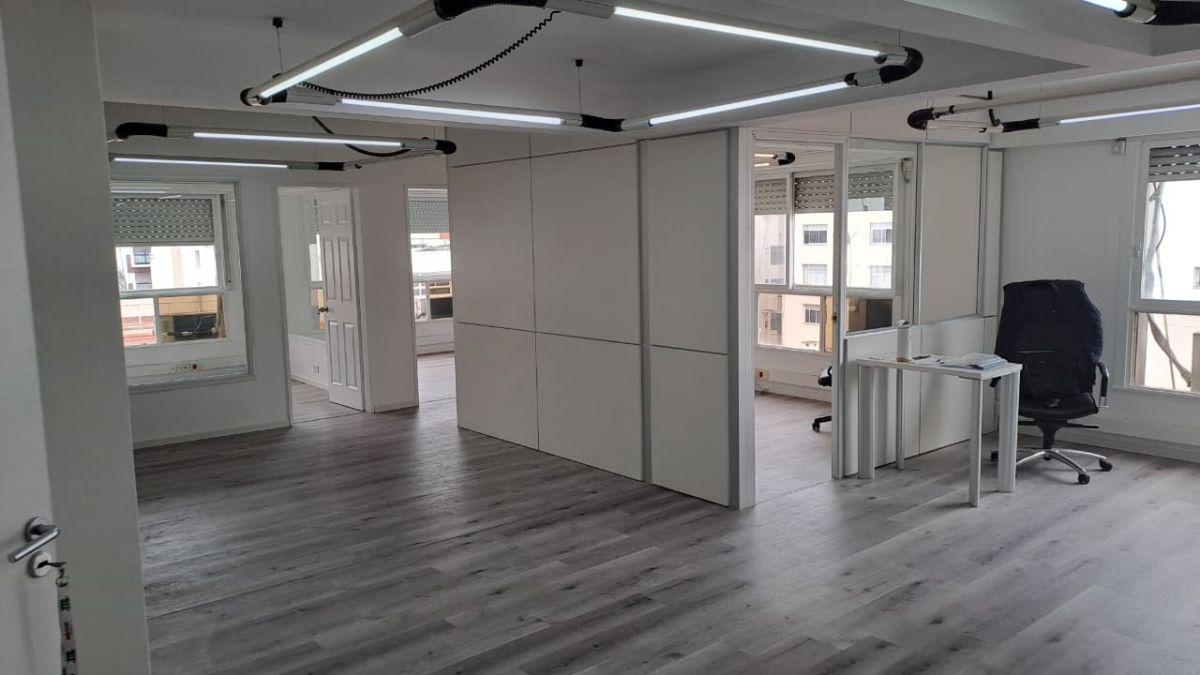 Foto de FRENTE "TORRES BELLINI" Ofic Semipiso Alto 129 m² 7 ambiente u$S, imagen 4