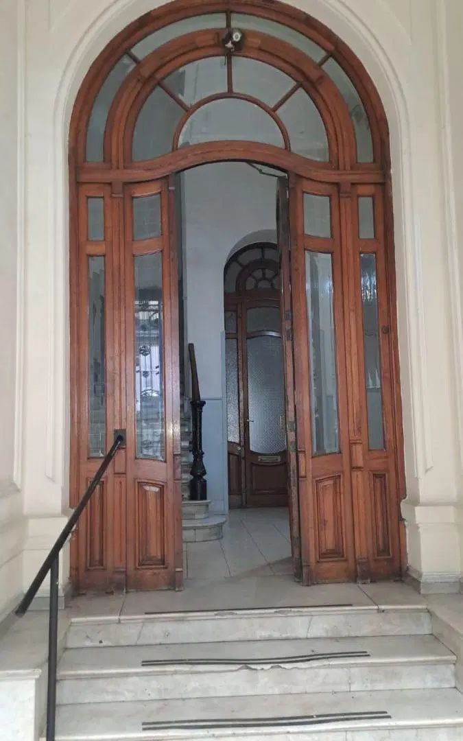 Av. Callao esq. Sarmiento. Depto Antiguo Reciclado a su época, Son 228 m2 con 4 dormitorios en venta 5