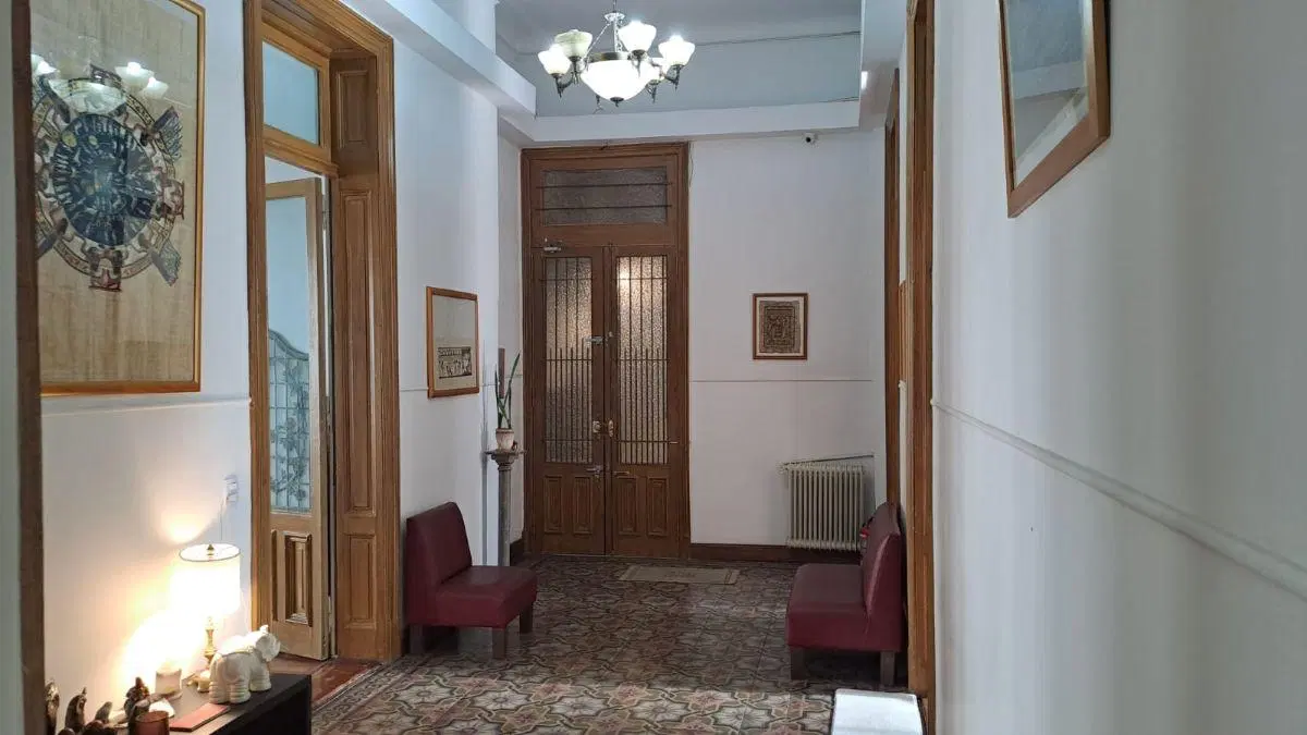 Av. Callao esq. Sarmiento. Depto Antiguo Reciclado a su época, Son 228 m2 con 4 dormitorios en venta 3