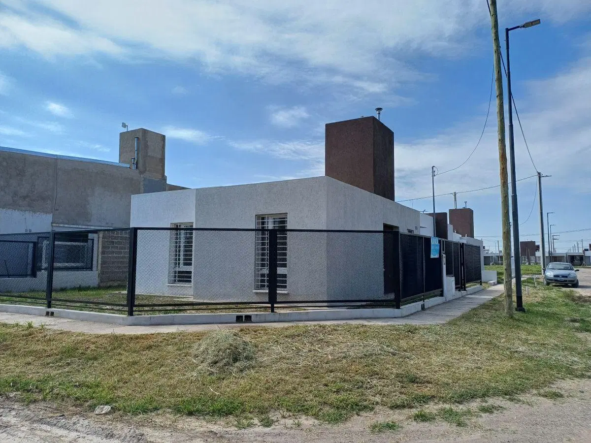 UNIVERSITARIO DE HORIZONTE - casa se alquila 4