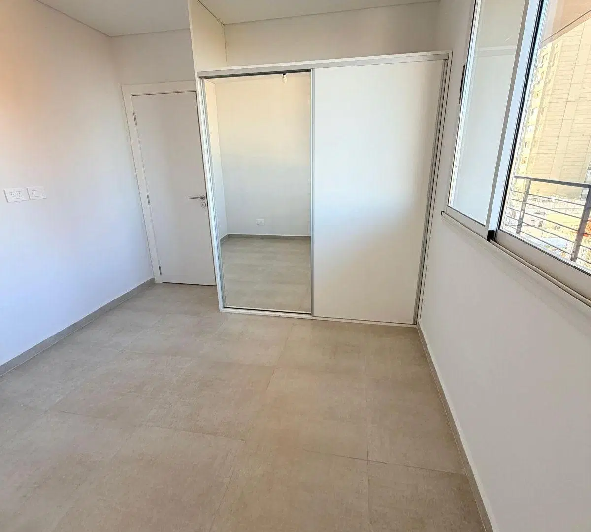 Departamento de un dormitorio a estrenar con dos cocheras y amenites 5