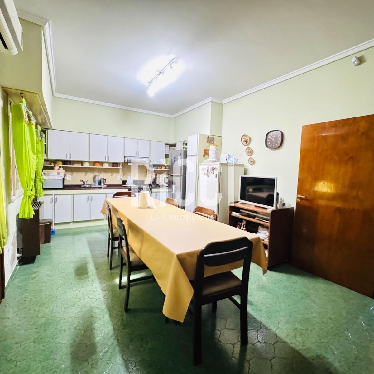 Casa en Venta Quilmes Ideal 3 Familias o Consultorios. 2