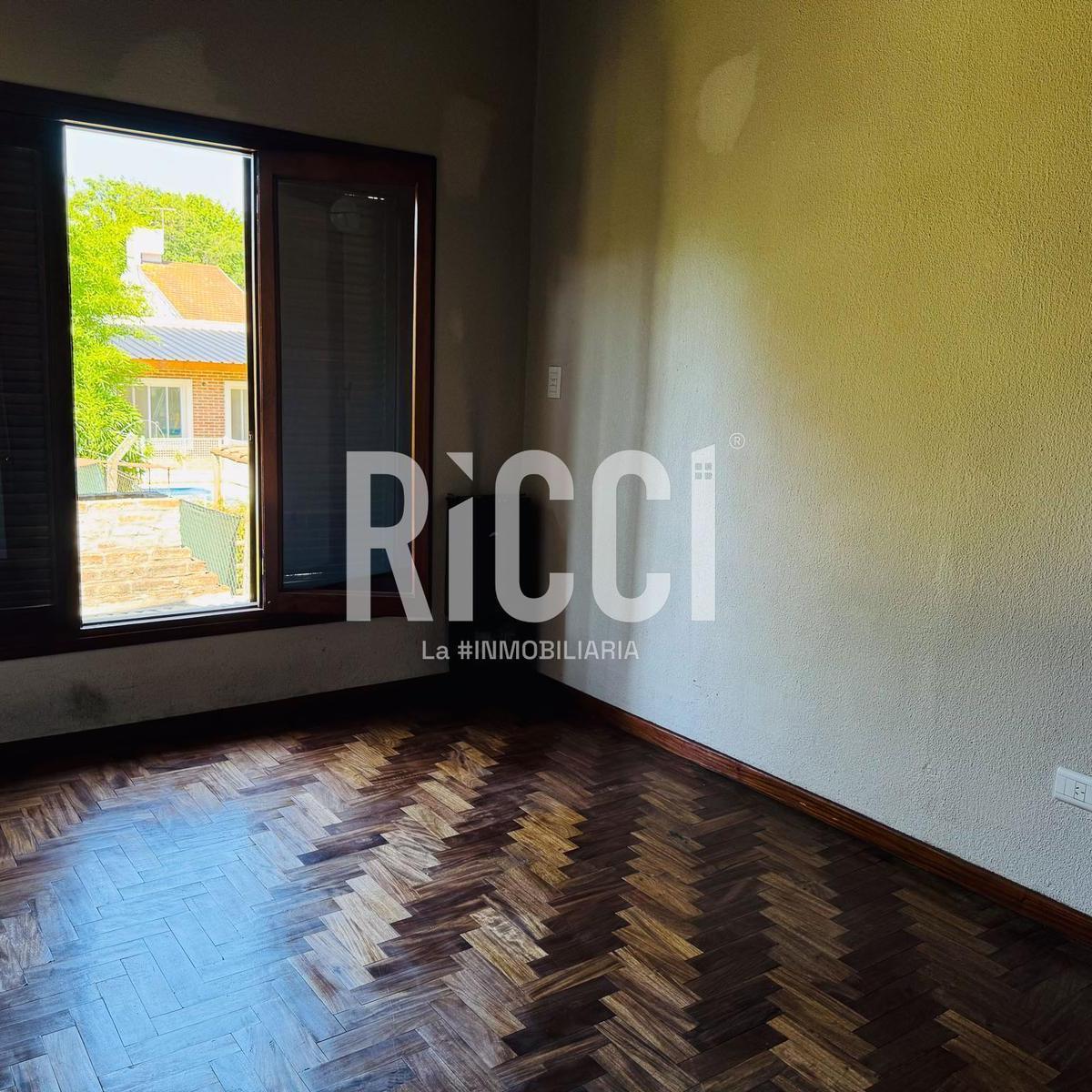 Casa 6 ambientes con Pileta en Venta Apta credito Ranelagh
