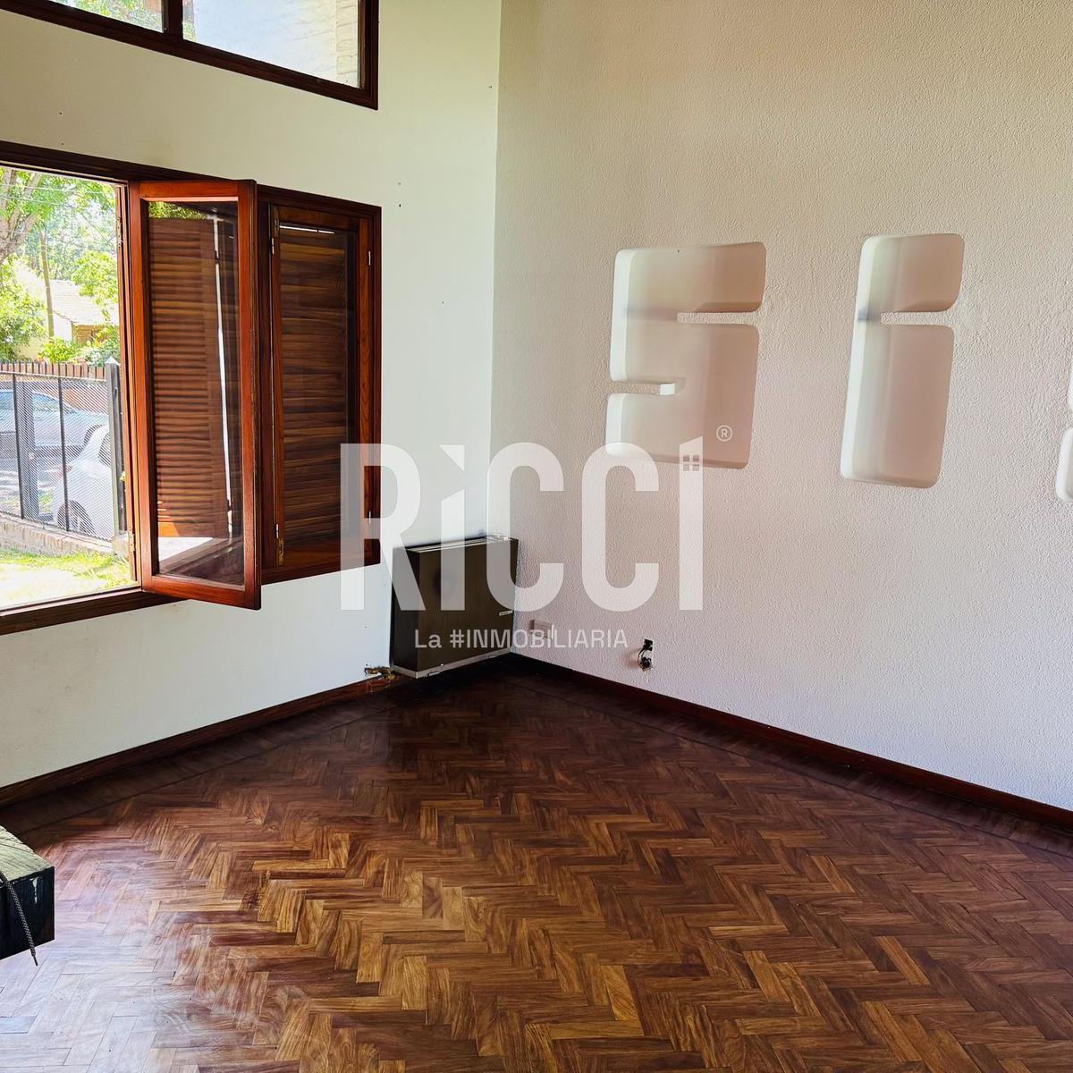 Casa 6 ambientes con Pileta en Venta Apta credito Ranelagh