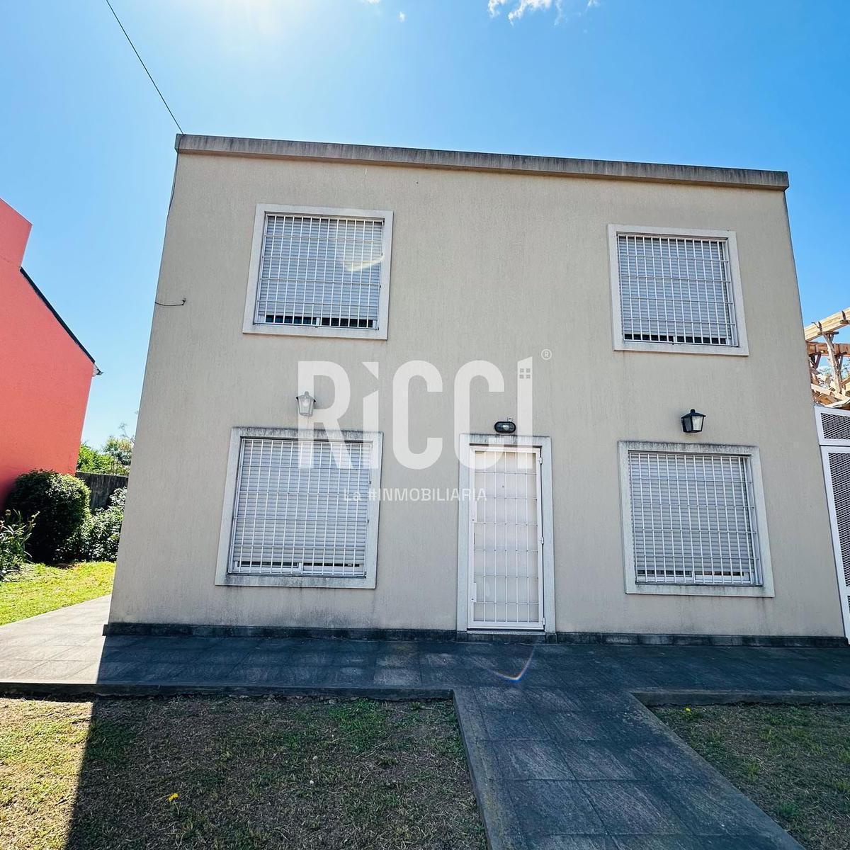 Casa 6 Ambientes en Venta Berazategui 1