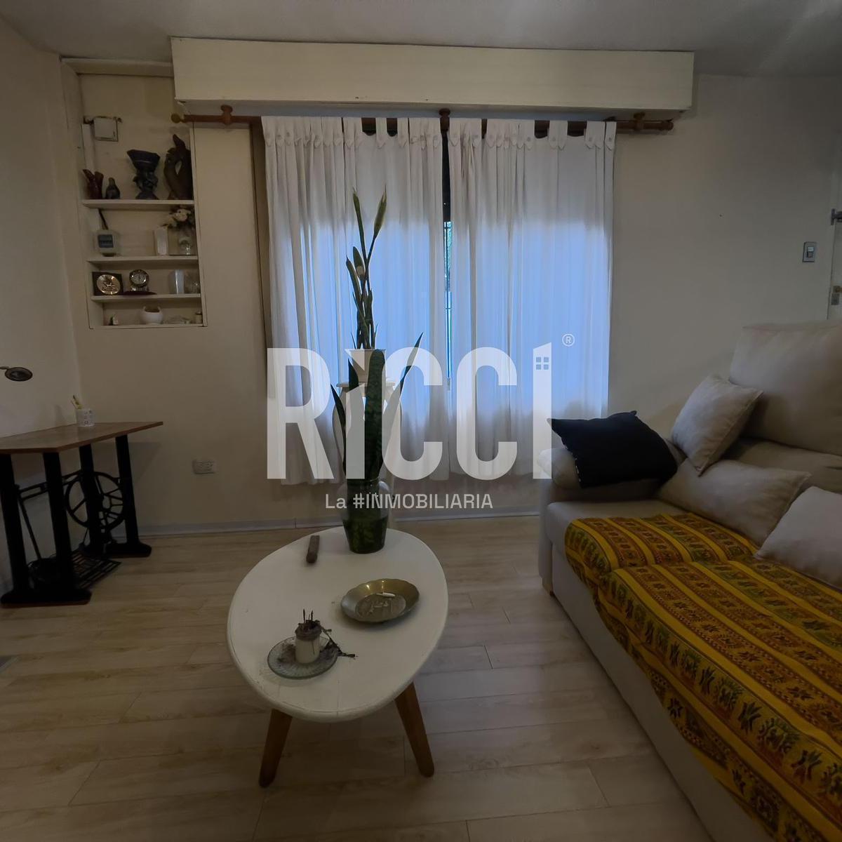 Casa en Venta 3 Ambientes en Berazategui con Cochera 2