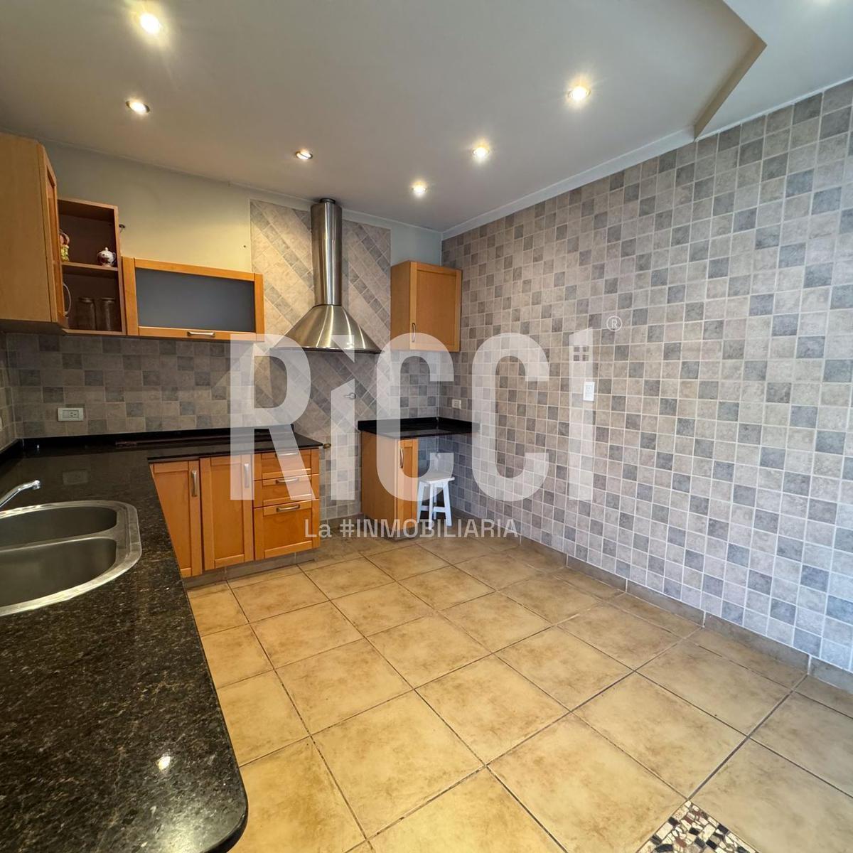 Foto de Casa en venta 4 ambientes en 2 plantas Quilmes Oeste Apto Credito, imagen 4