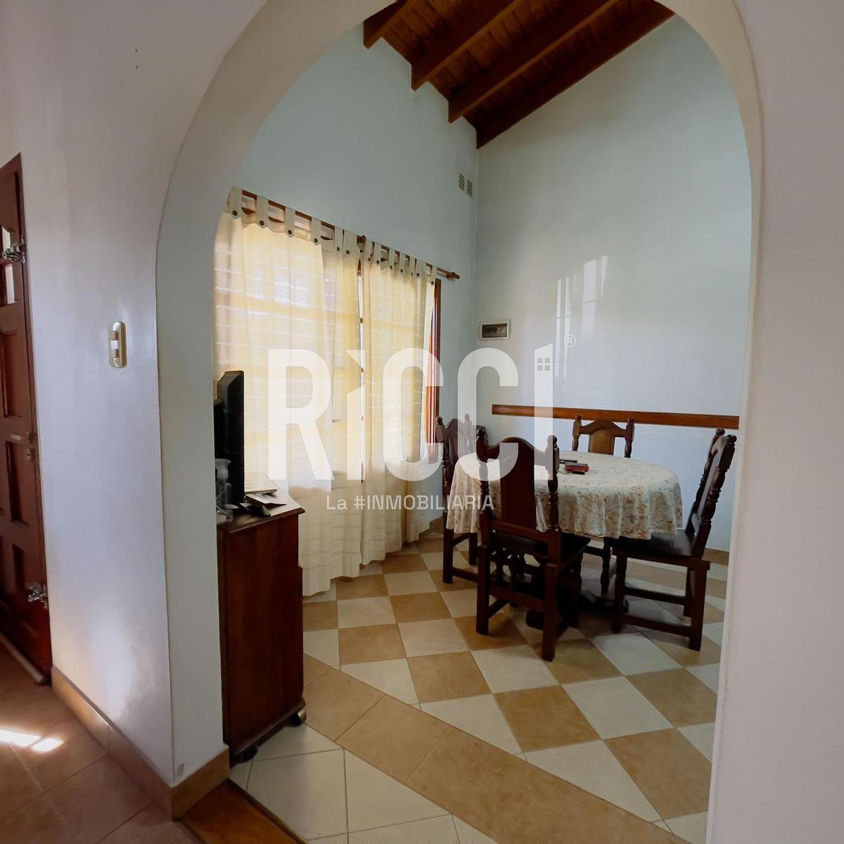 Casa en Venta 4 Ambientes con Piscina en Berazategui Centro 1