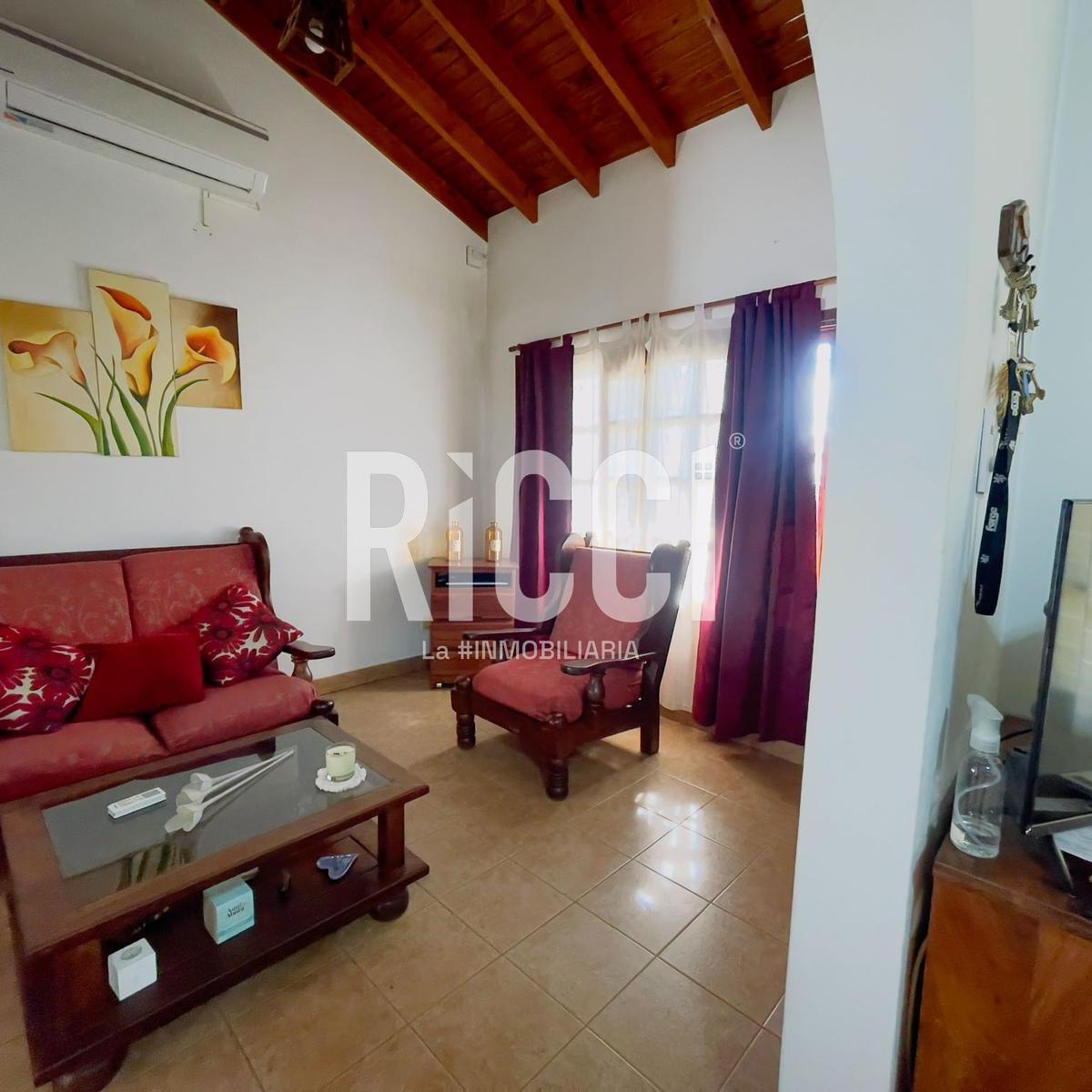 Casa en Venta 4 Ambientes con Piscina en Berazategui Centro 3