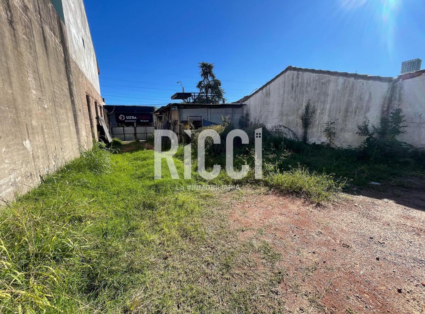 Terreno en venta en Berazategui sobre avenida 14