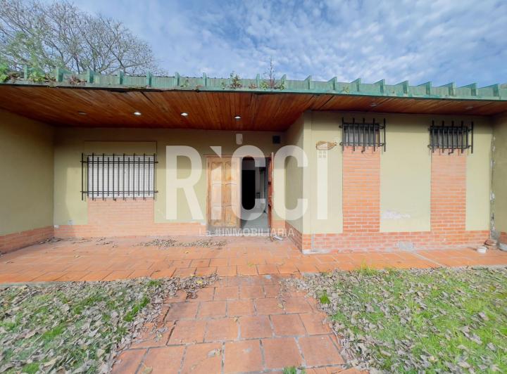 Salon en venta en Berazategui centro
