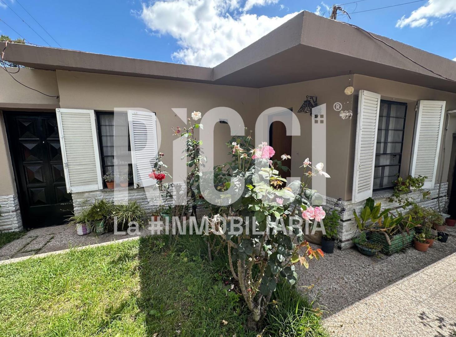 Casa 3 ambientes en venta en Berazategui