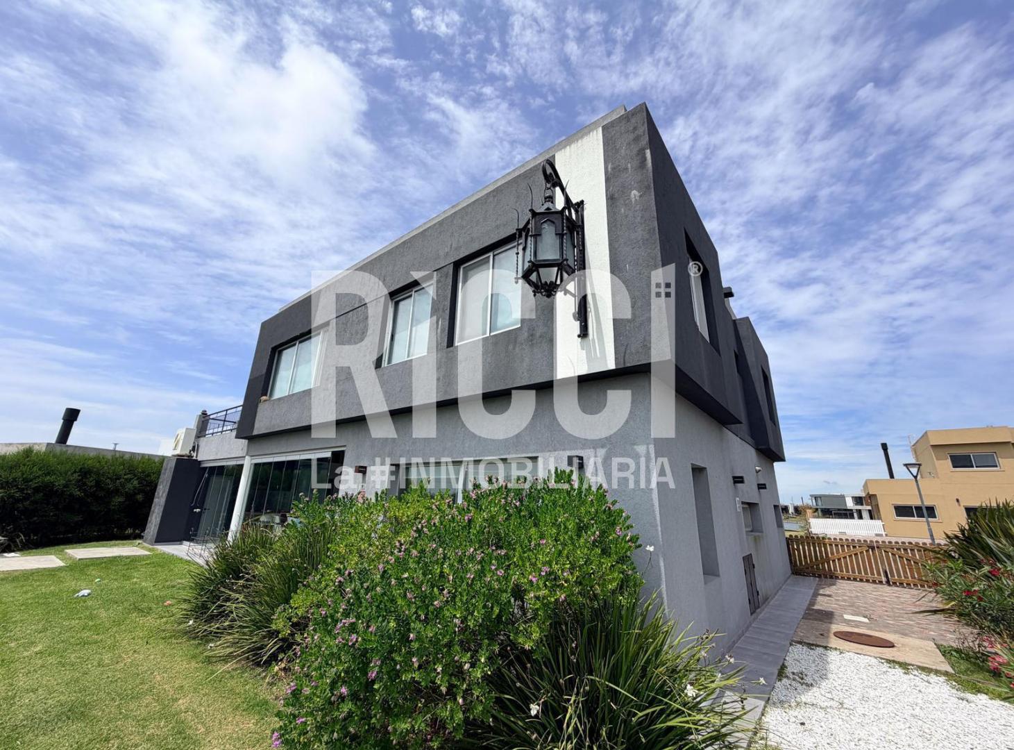 Casa 4 ambientes en Venta Sebastian Gaboto