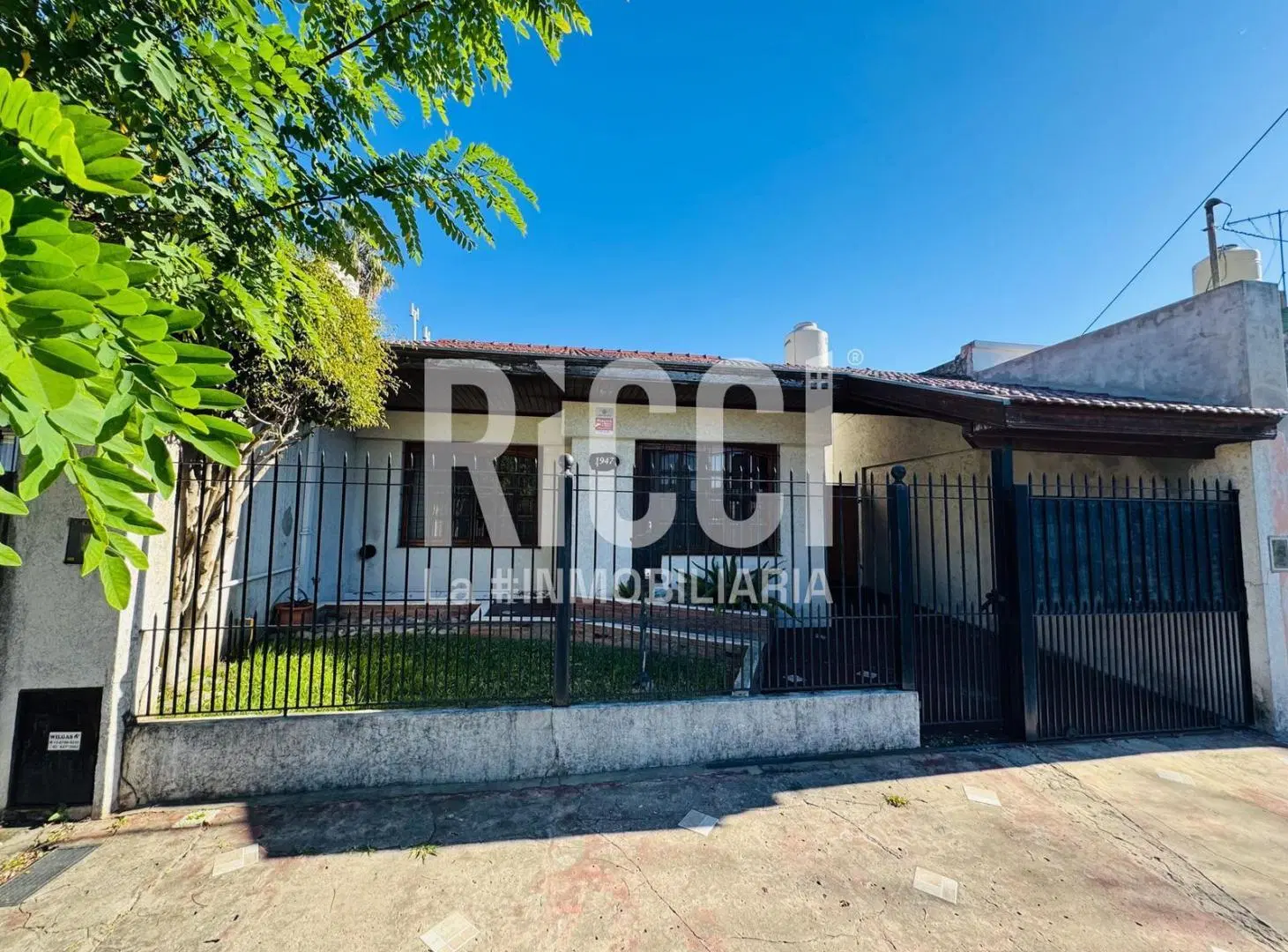 Casa en venta Apta a Credito de 4 ambientes con piscina en Berazategui centro 4