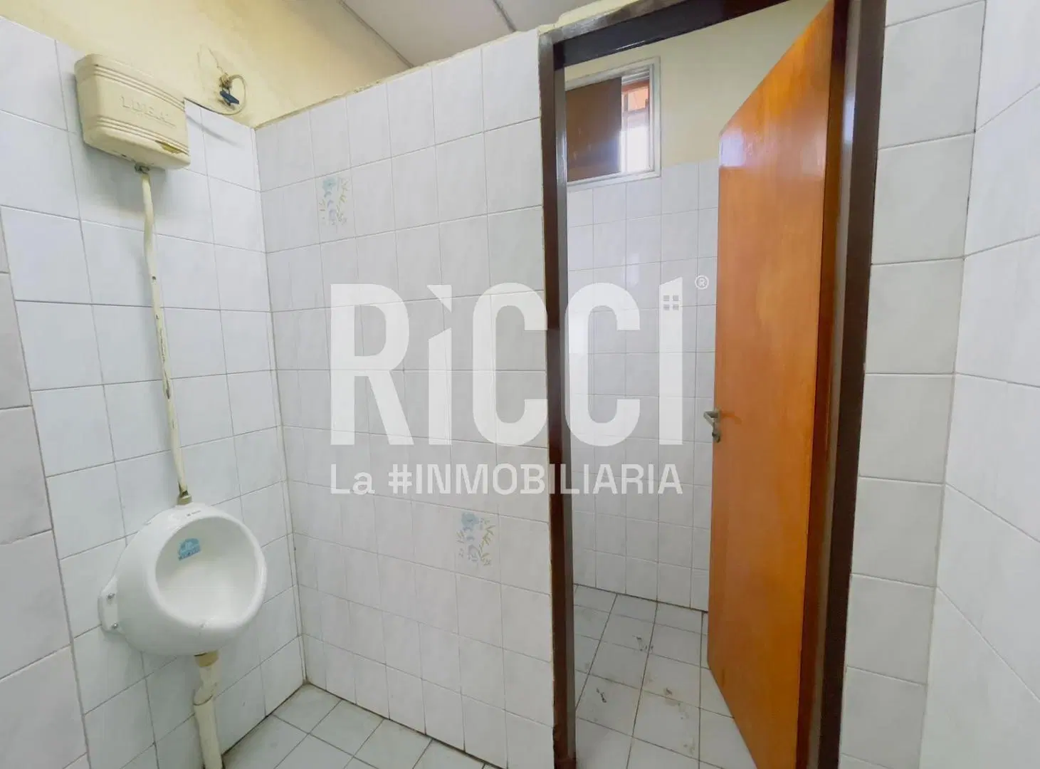 Alquiler de salon en berazategui en dos plantas con oficinas 5