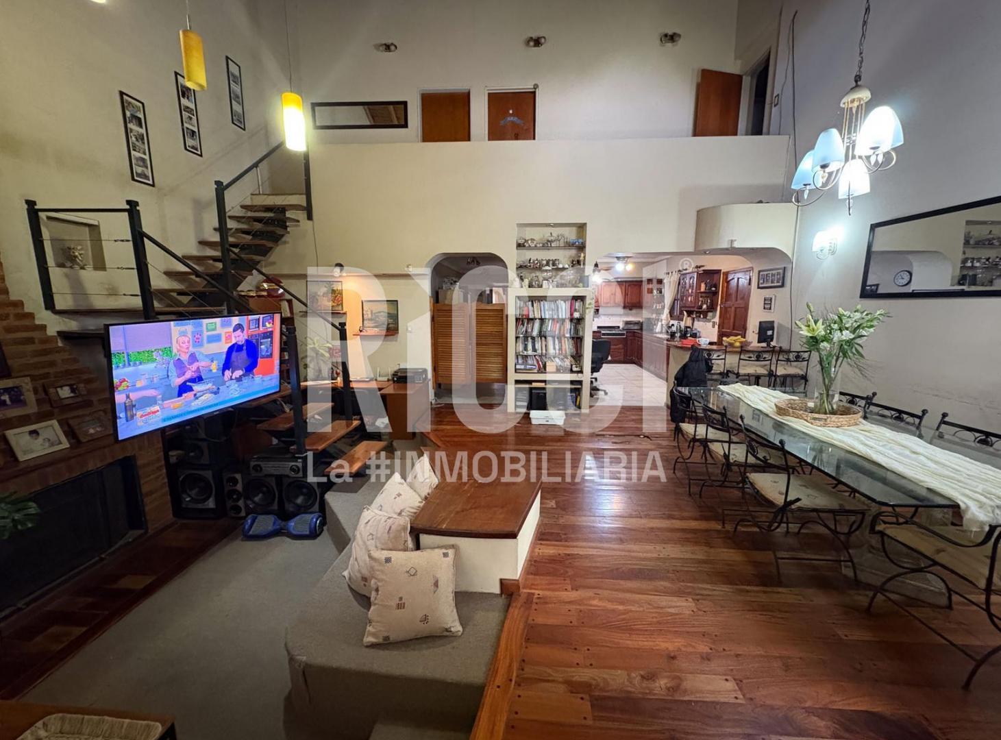 Foto de Casa en venta Berazategui 5 ambientes, imagen 2