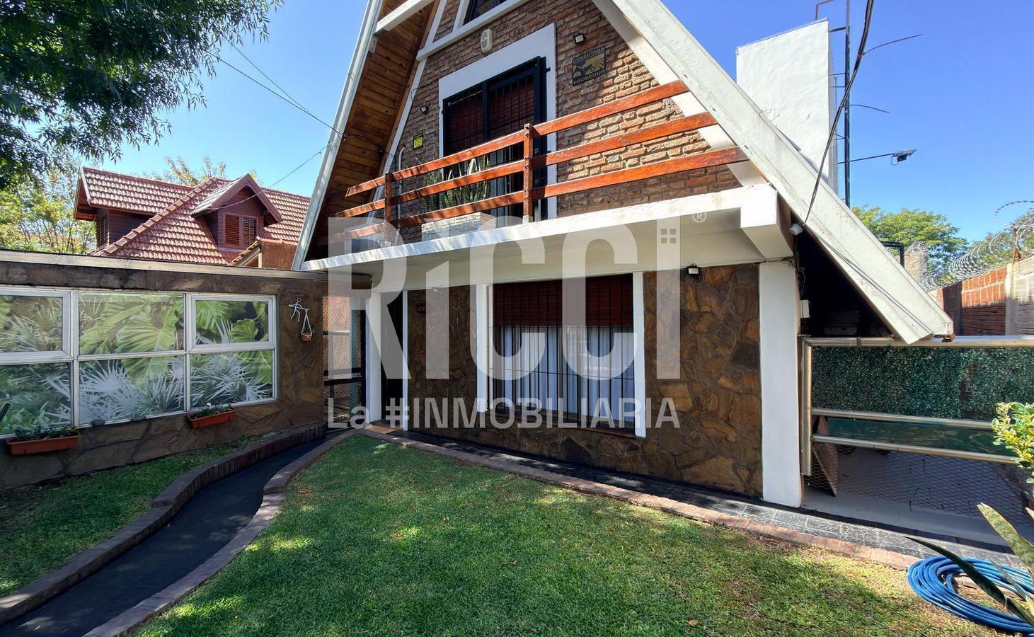Foto de Casa en venta 3 ambientes en Berazategui con cochera, imagen 2