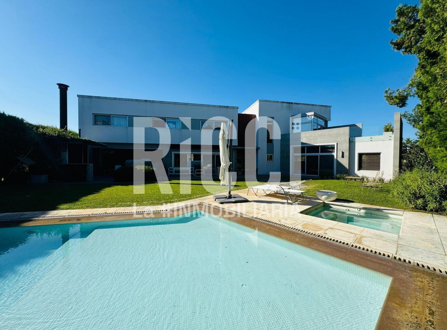 Foto de Casa en venta con piscina Los troncos Berazategui, imagen 1