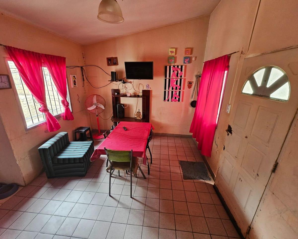 Venta Casa 3 Dorm. y Depto a Restaurar 2