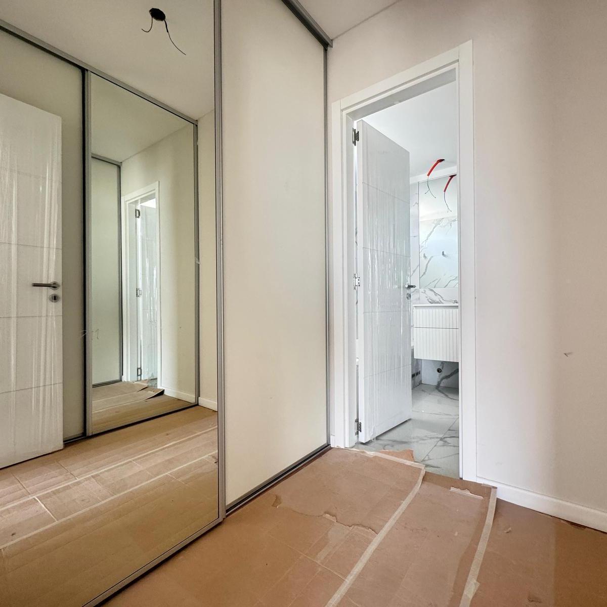 Departamento de 3 Dorm. con Doble Balcon y Vista Despejada Al Rio 1