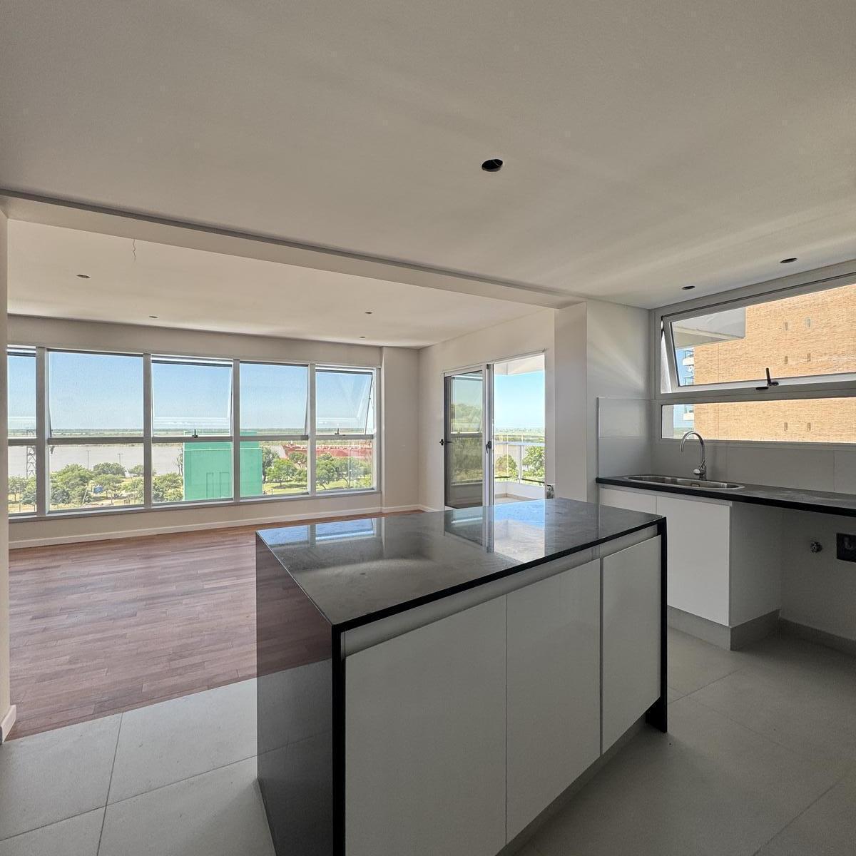 Departamento de 3 Dorm. con Doble Balcon y Vista Despejada Al Rio 2