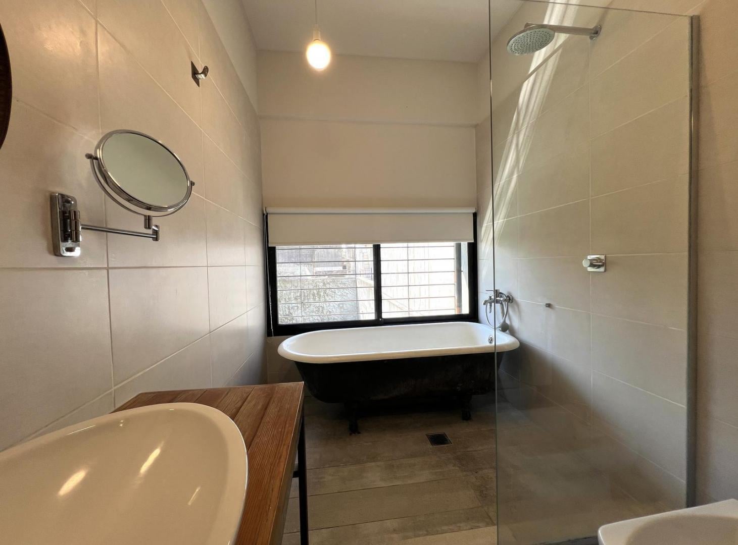 Foto de Casa 3 dormitorios de diseño, cochera doble y pileta, imagen 3