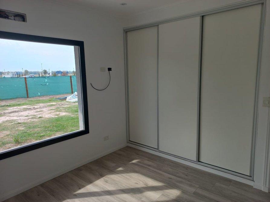 VENDE CASA BARRIO LAGOS DE SAN ELISEO