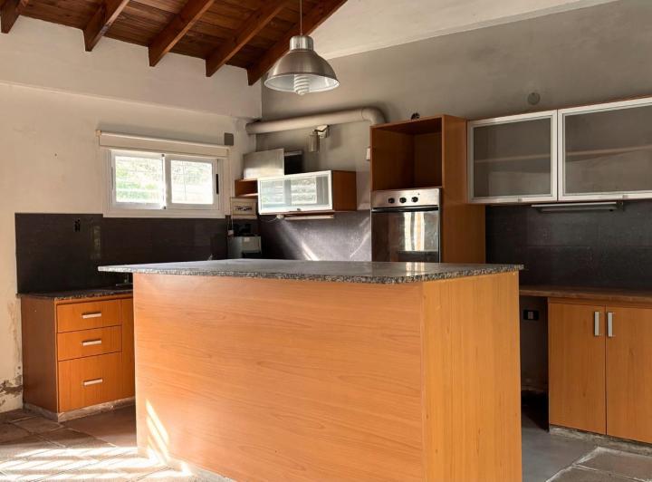 Casa en Villa Elisa de 3 dormitorios con parque 4