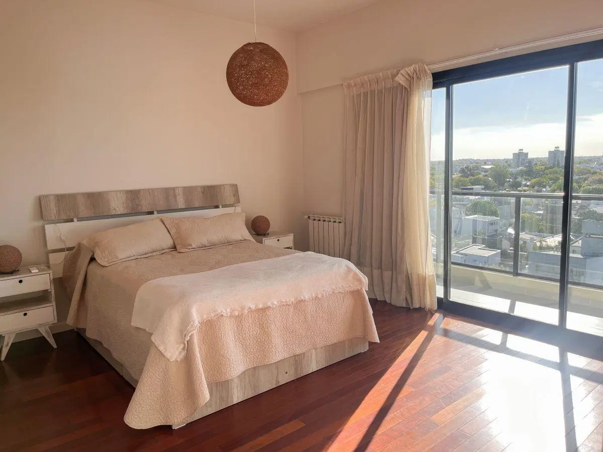 Piso de categoría tipo Dúplex frente al Parque San Martin 5