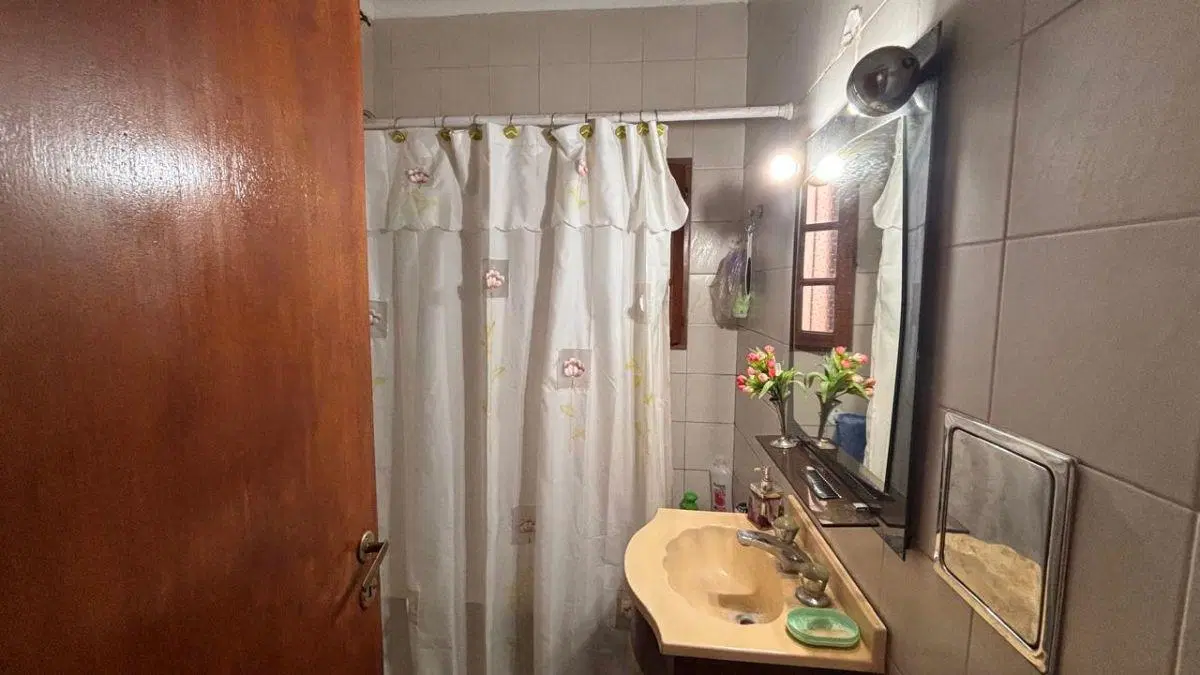 Casa en venta dentro del casco de tres dormitorios 3