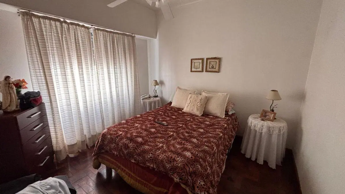 Casa en venta dentro del casco de tres dormitorios 5