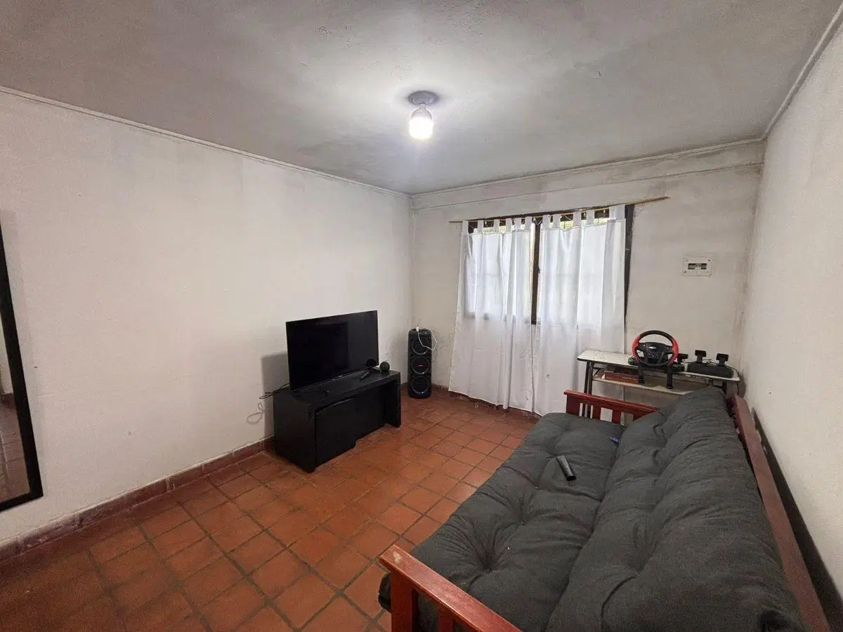 Departamento en Los Hornos sobre Avenida 60 5
