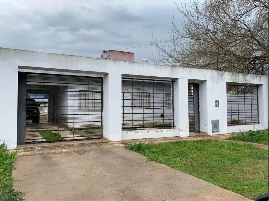 Casa en  68 e/157 y 158 Los Hornos 2