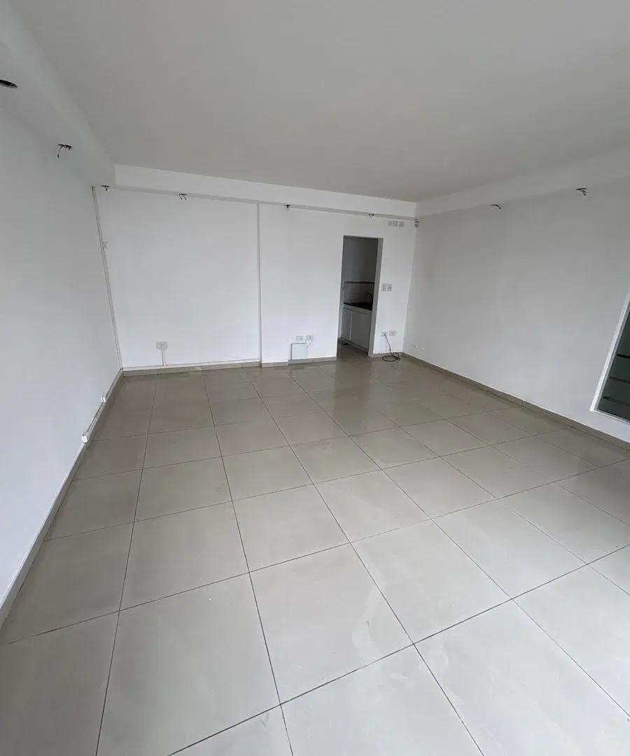 VENTA LOCAL A LA CALLE LA PLATA 5