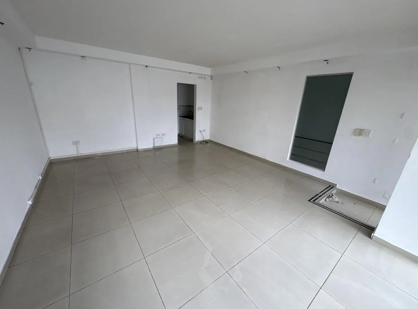 VENTA LOCAL A LA CALLE LA PLATA 3