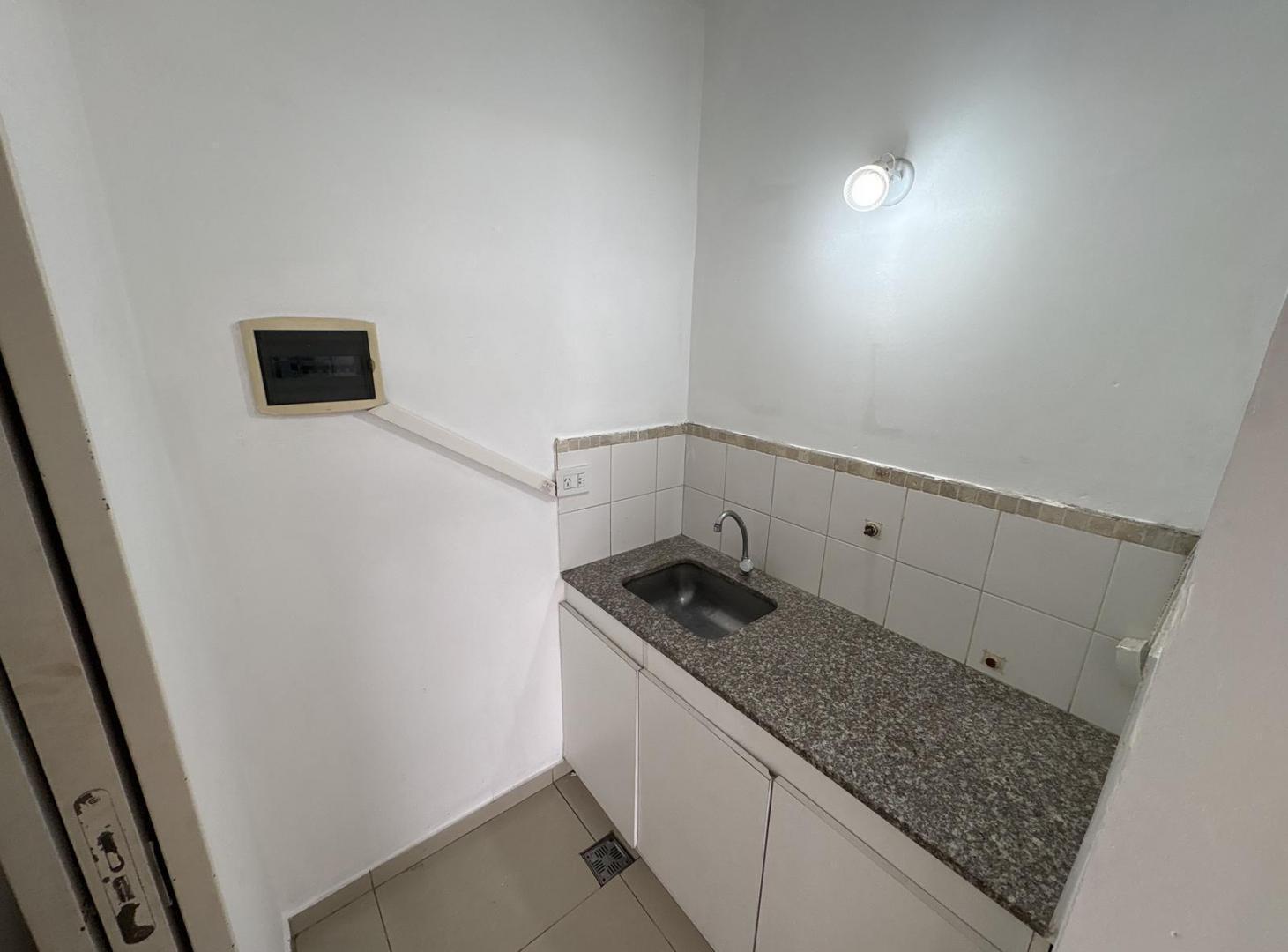 Foto de VENTA LOCAL A LA CALLE LA PLATA, imagen 1